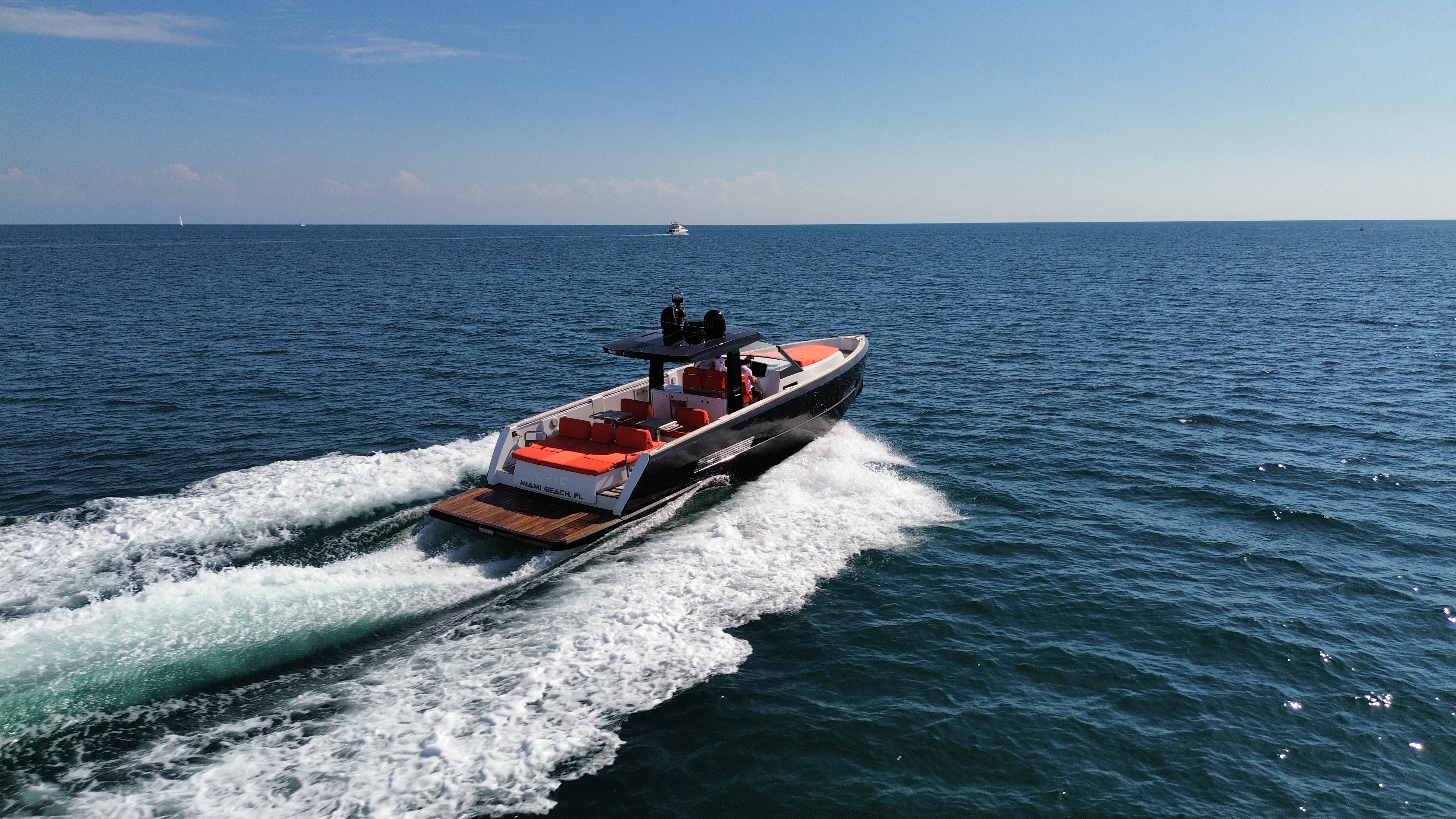 Yacht Photo 8